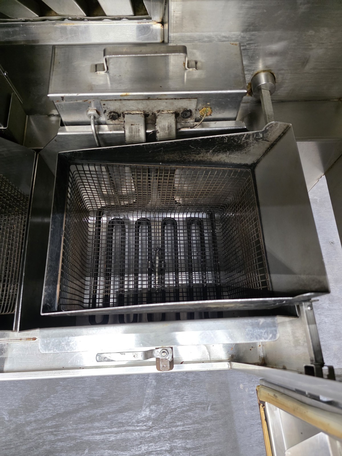 AutoFRY MTI-40C Double Basket 6 Gallon Automatic Self-Contained Ventless Fryer