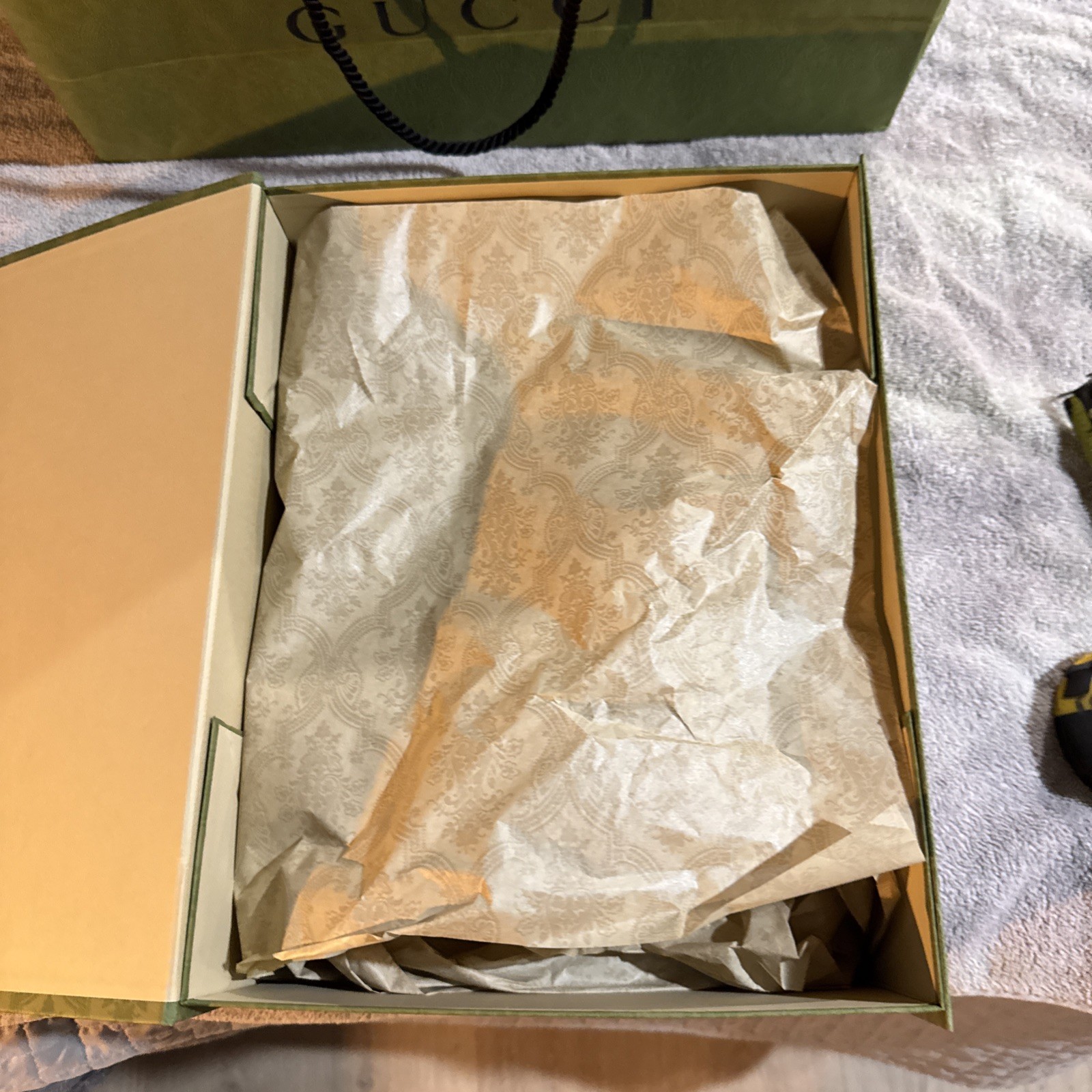 Authentic Gucci Large Magnetic Gift Box14.25 x 11 x 4.7/8” See Photos and BAG