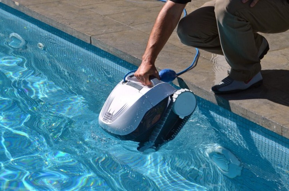 Maytronics Dolphin E10 Above Ground Pool Cleaner (USED)