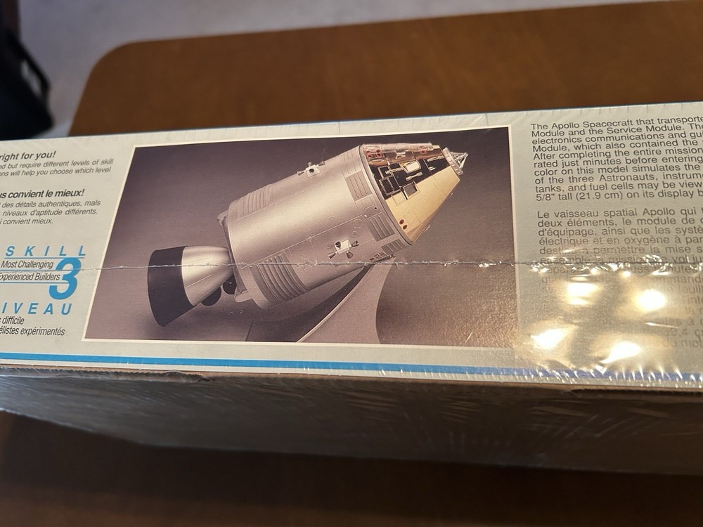 18-5083 MONOGRAM 1:32 Scale APOLLO SPACECRAFT Plastic Model Kit