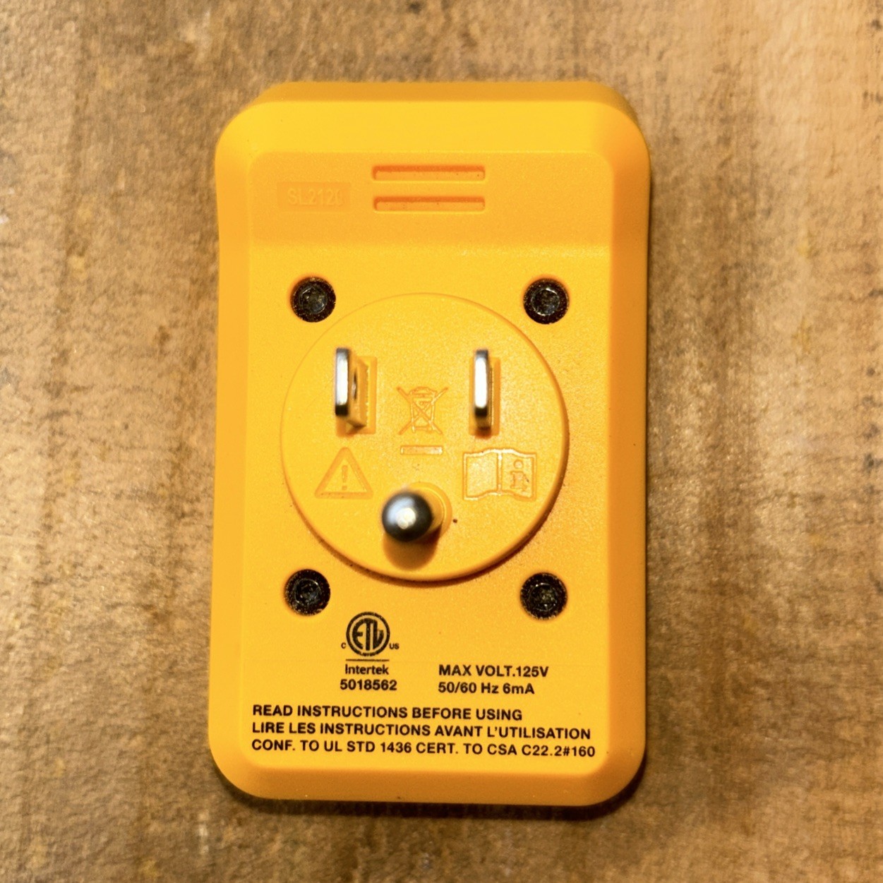 Fluke ST120+ GFCI Socket Tester with Audible Beeper - Open Box