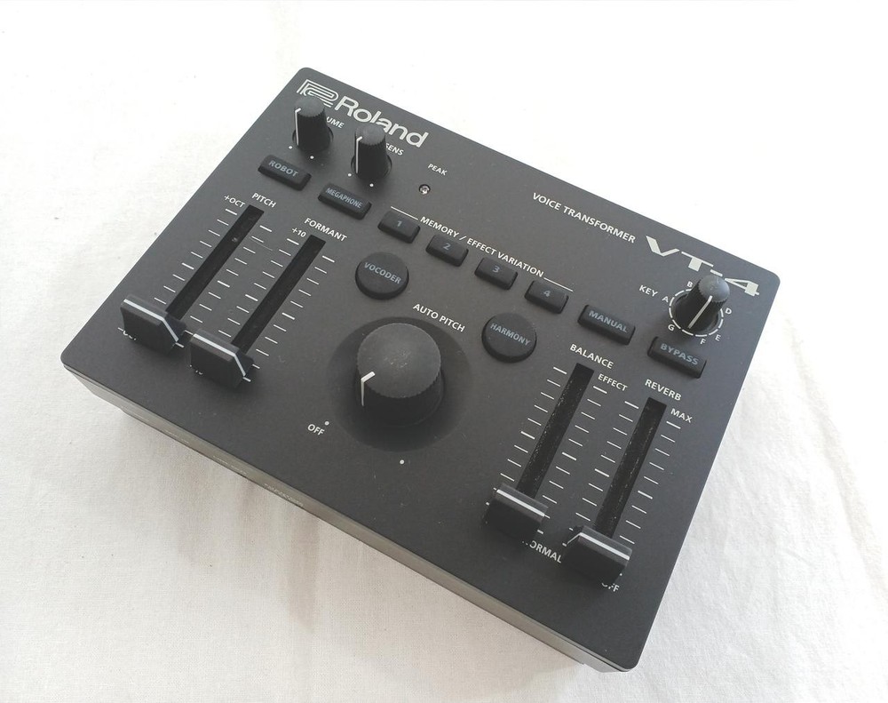 ROLAND VT-4 Voice Transformer Vocal Effects Processor JP