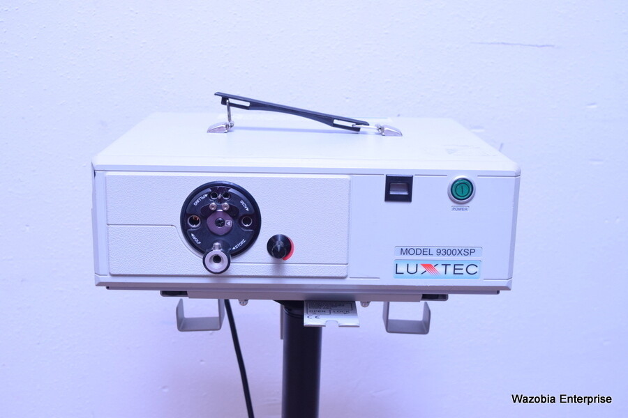 LUXTEC MODEL 9300XSP LIGHT SOURCE FOR ENDOSCOPY