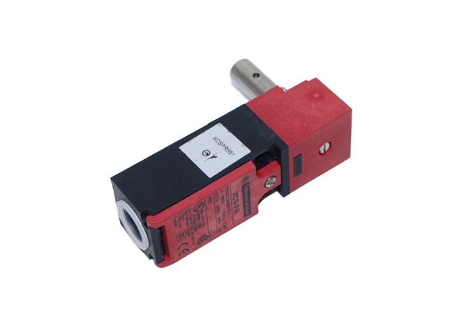 TELEMECANIQUE XCSPR551 GUARD SAFETY SWITCH