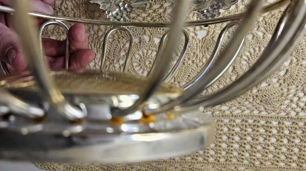 Vintage Studio Silversmiths Wire Fruit Bread Basket Ornate Grape Clusters (read)
