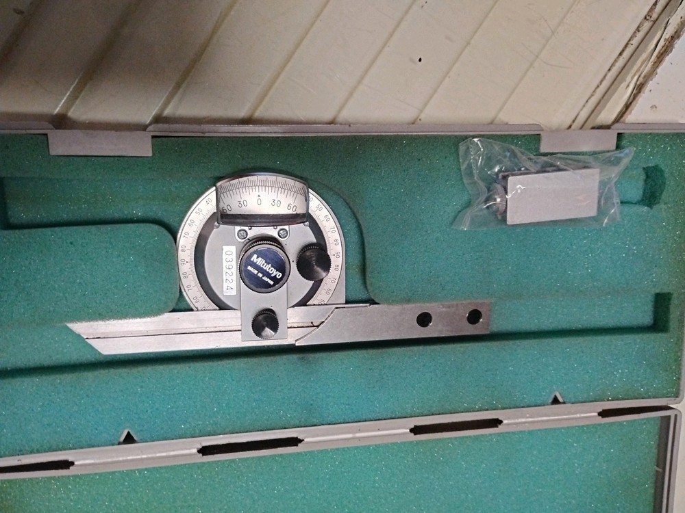 Mitutoyo Universal Bevel Protractor, High-Precision Angle Gauge