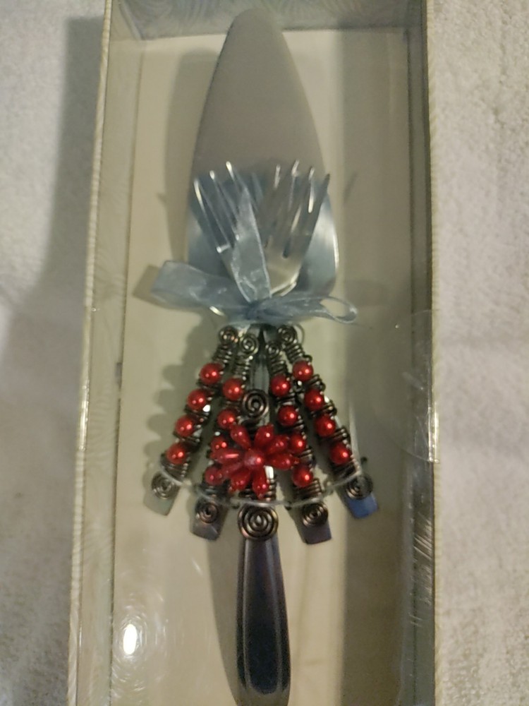 Wild Eye Designs Cake Serving Set-5 Pieces.