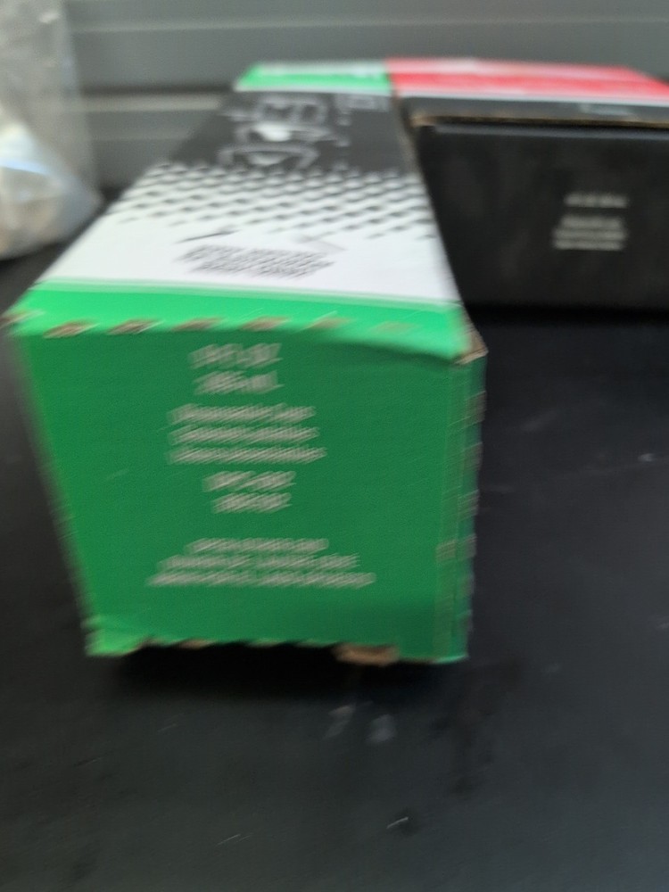 Devilbiss DeKups Gravity Feed 9 oz Disposable Cups and Lids 32 count DPC602