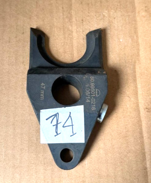 MAN Forcing Tool Clamp 80.99601-0216