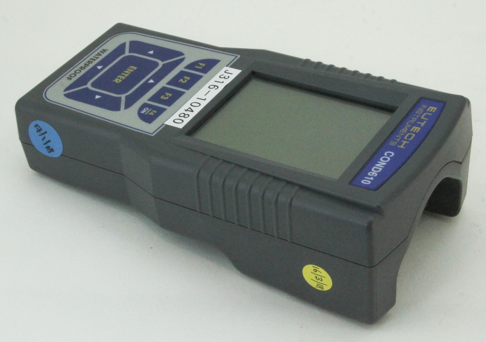 10480 EUTECH INSTRUMENTS WATERPROOF PORTABLE METER COND610