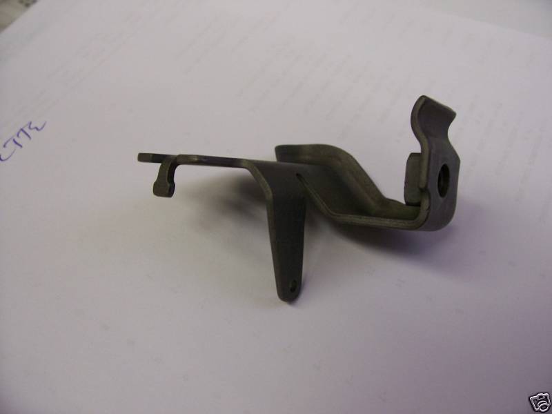 68-72 GM CORVETTE ACCELERATOR CARBURETOR BRACKET - HOLLEY With Cable Clamp