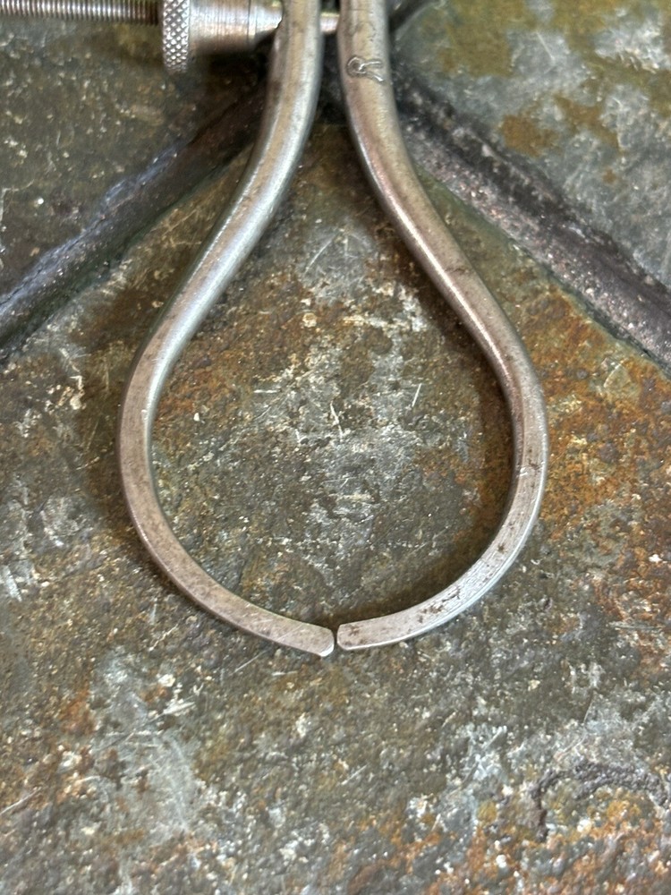 L.S. Starrett 275A 3” Spring-Type Outside Calipers Round Legs - Solid Nut