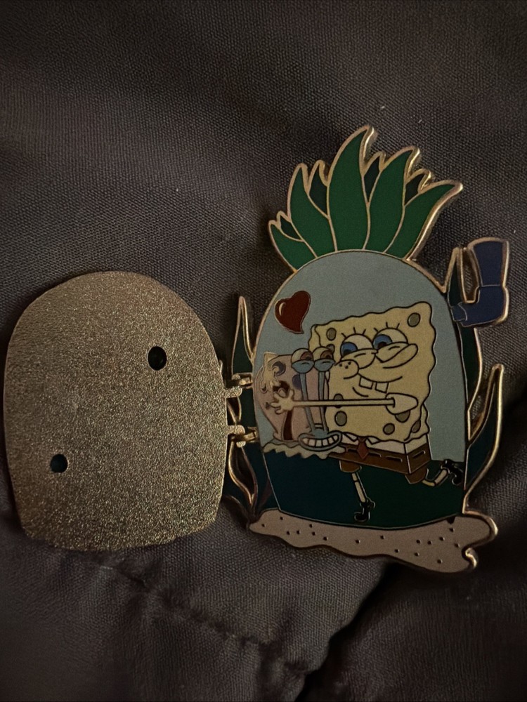 SpongeBob Pineapple House Hinged Pin Universal Studios 2008 Nickelodeon Gary