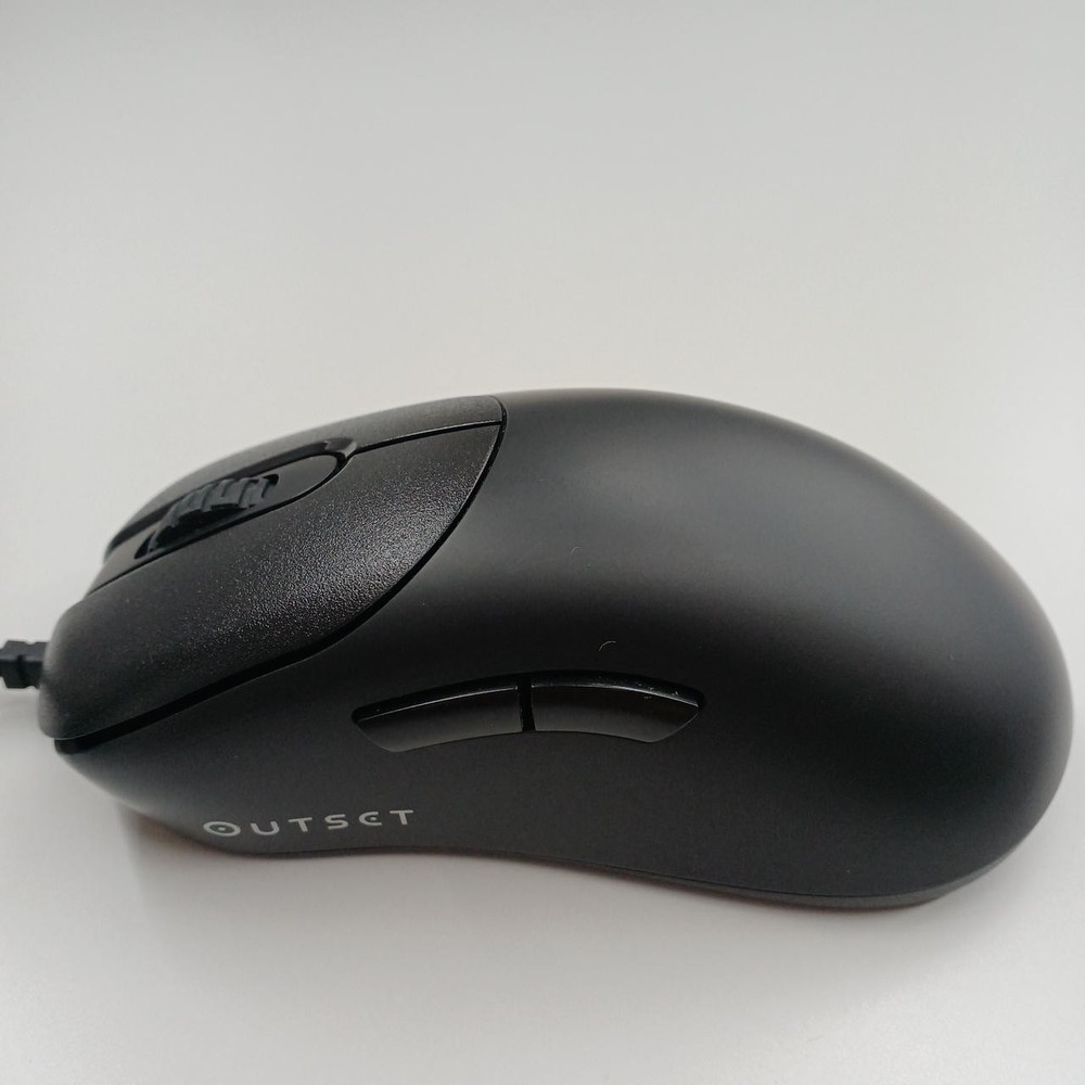 Gaming Mouse Model OUTSET AX VAXEE