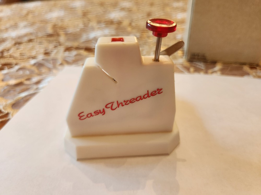 Vintage 1990 Easy Threader Machine With Instructions