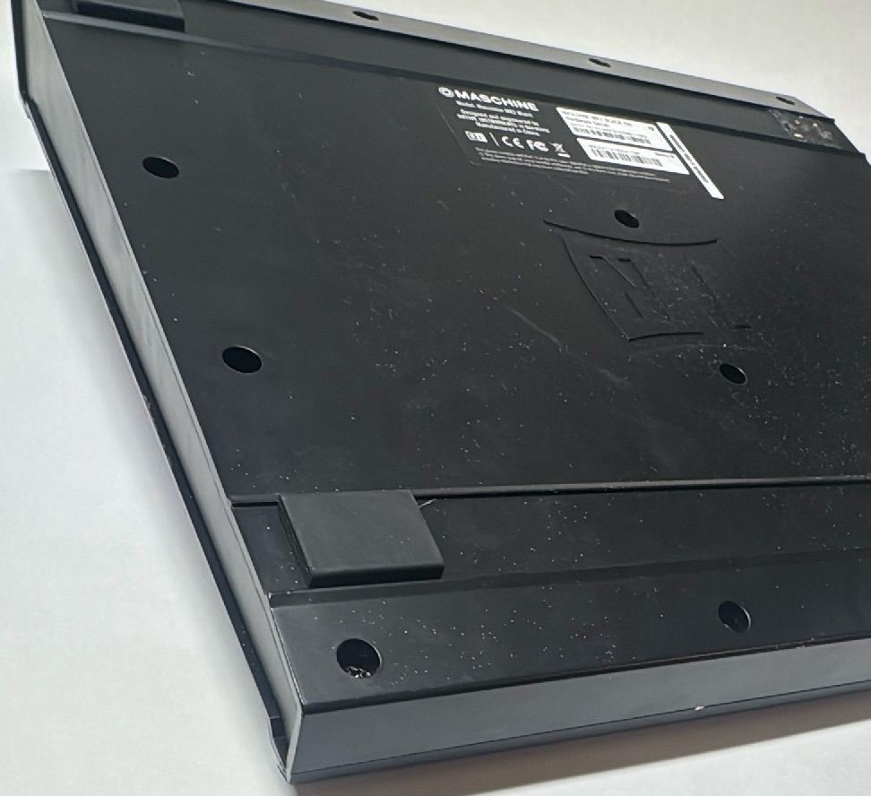 Native Instruments Maschine MK2 Black Groove Production Studio Controller