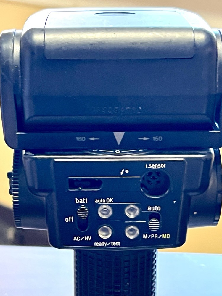 Sunpak Auto 522 Thyristor Flash w/ Bracket Handle Vintage Camera Flash Unit
