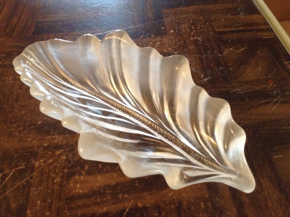 Frosted leaf shape olive / relish dish