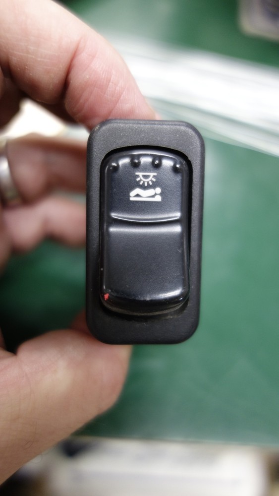 Peterbilt P27-1157-101 Dome Light Switch