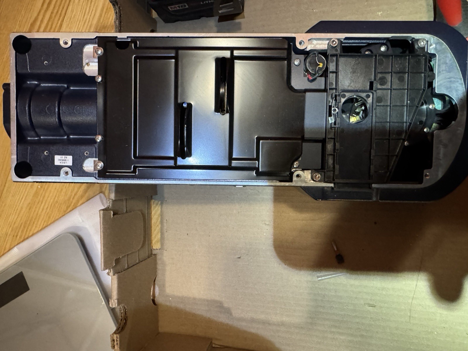 Leica 5000B with four Fluorescence Filter Cubes