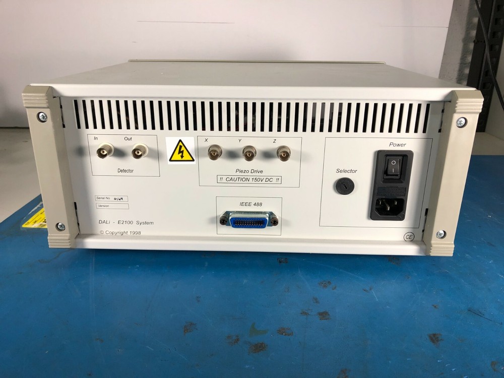 Elliot Scientific LTD. E-2100 3-Axis Piezo Auto Align Controller *30DAY ROR*