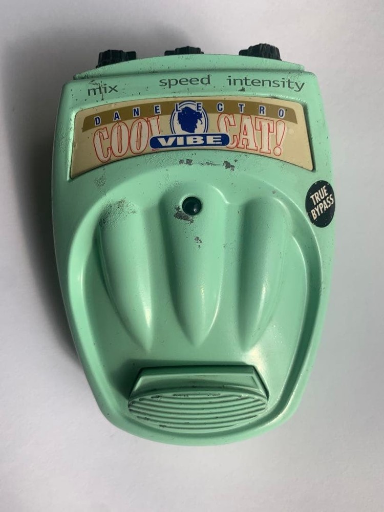 Danelectro Cool Cat Vibe Effects Pedal