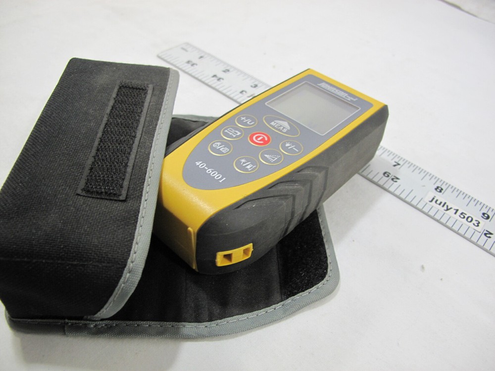 (1) Johnson Laser Distance Meter 40-6001 with Case - Light Use