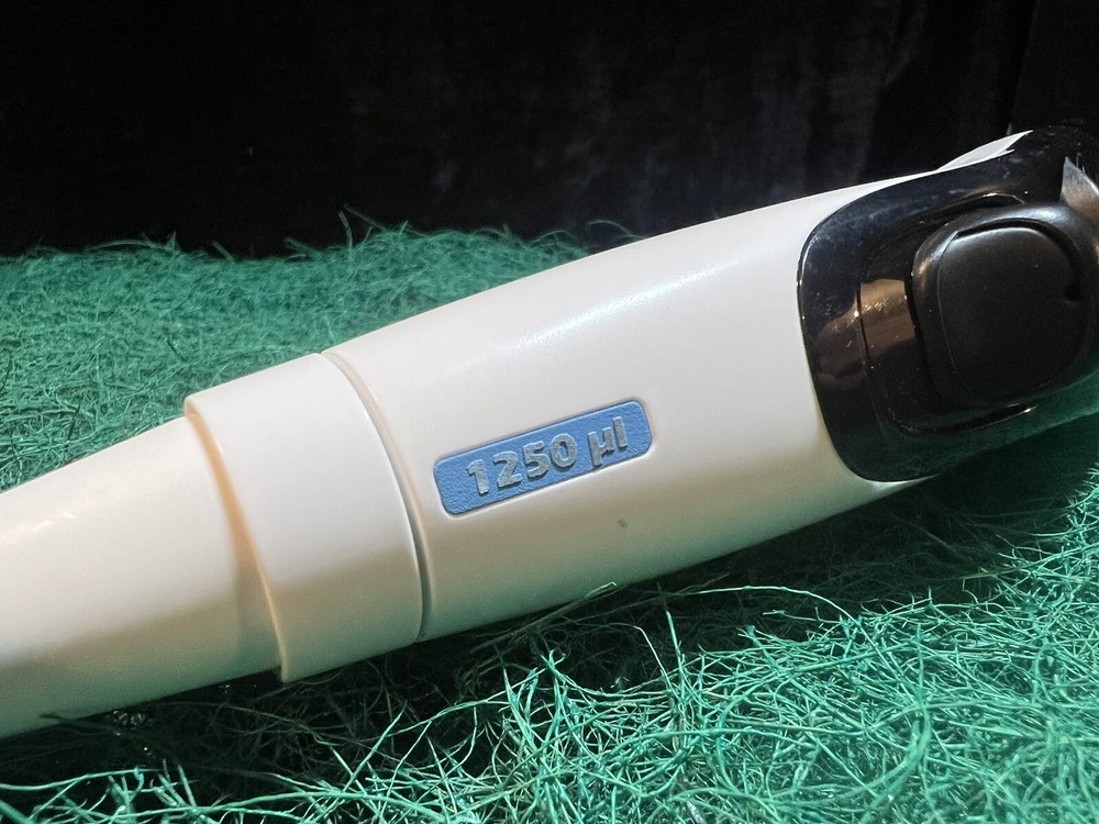 INTEGRA 50-1250uL Single Channel VIAFLO Lightweight Electronic Pipette