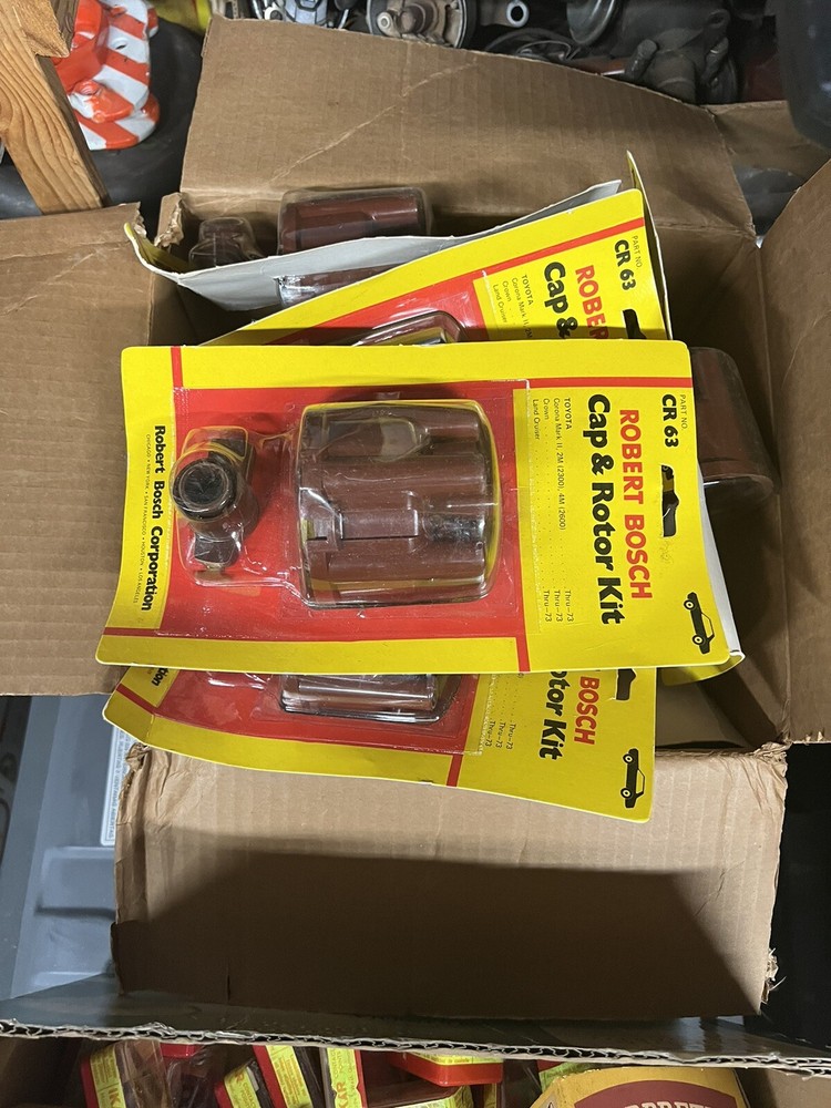 Bosch distributor cap All 8 For 75.