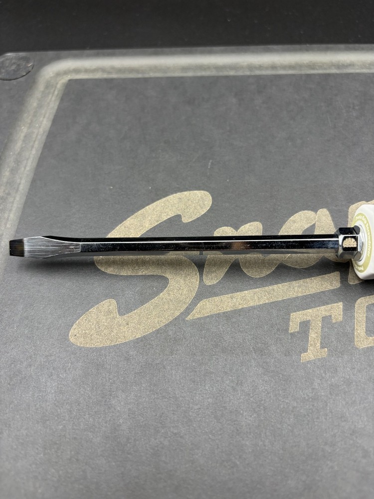 Mac Tools 2022 Striking Flat Screwdriver 2 Set Penta Grip White Hard Handle