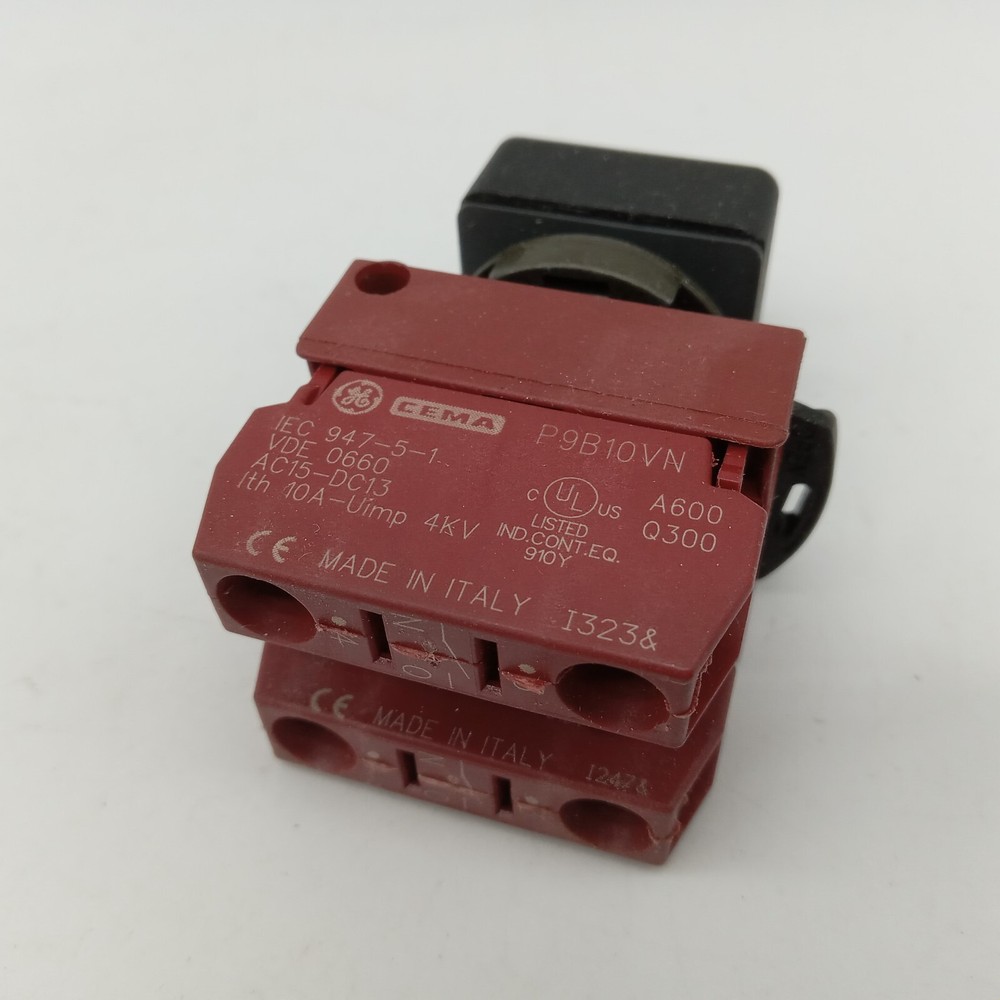 GE P9SSMZ3NN11N0 Black Selector Switch