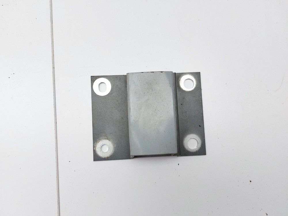 JAGUAR XK X150 FRONT WING SUPPORT BRACKET 2006
