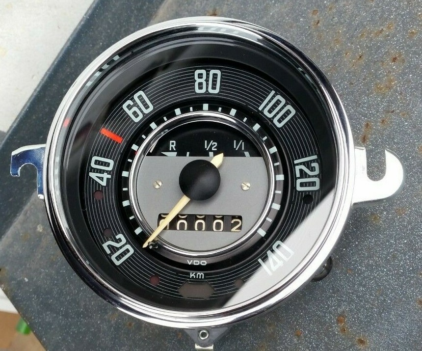 Speedometer VW Beetle Tank Clock with 4 Indicator Lights Overhauled almost like new