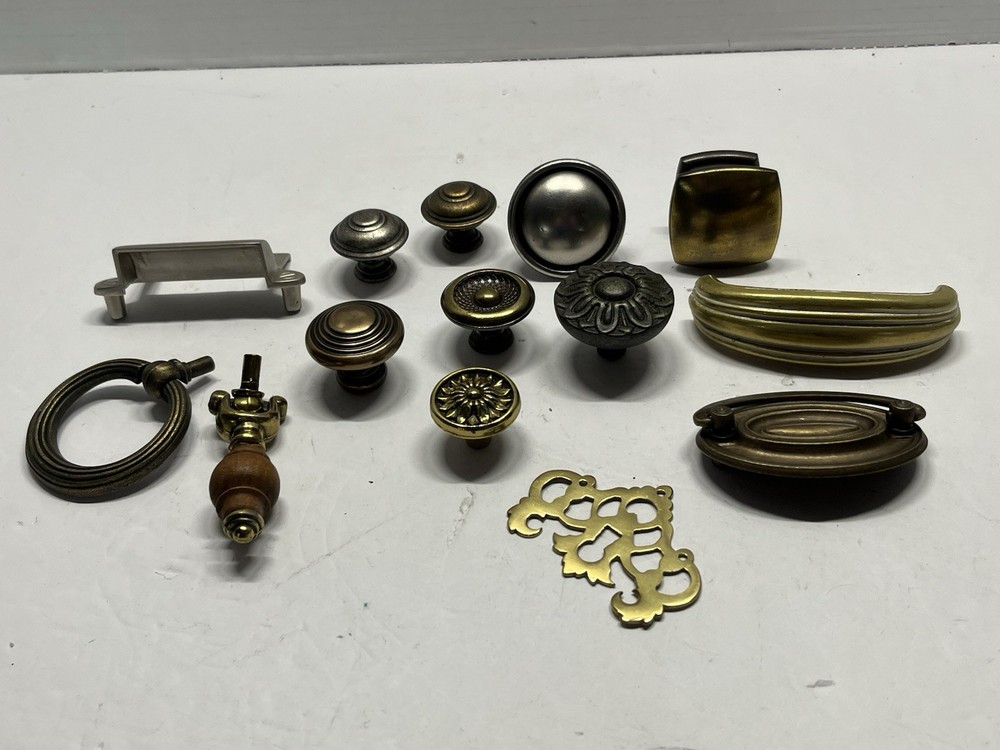 Vintage Lot (14) NOS Miscellaneous Drawer Pulls, Knobs, Etc.