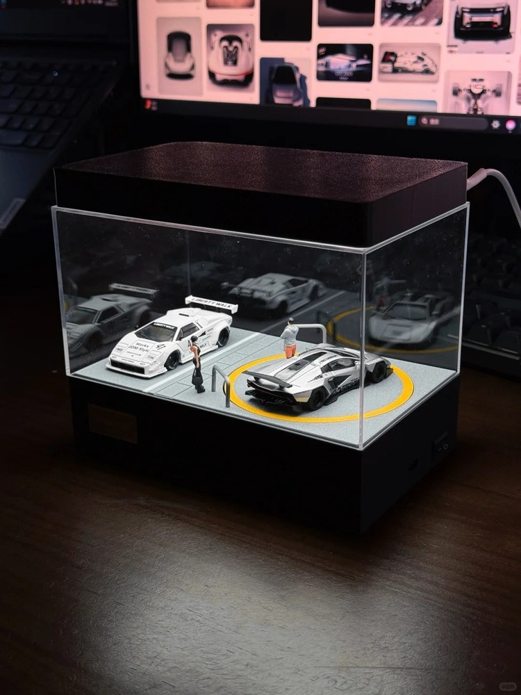 1:64 Scale Desktop Rotating Parking Diorama Display Model