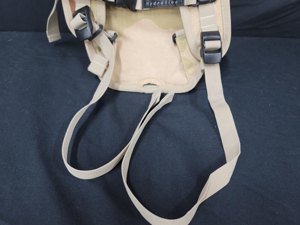 Source Hydration System Carrier with Bladder Desert