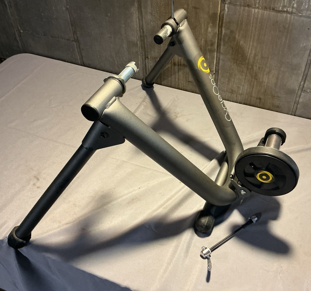 CycleOps Mag Indoor Bike Folding Trainer Older Model