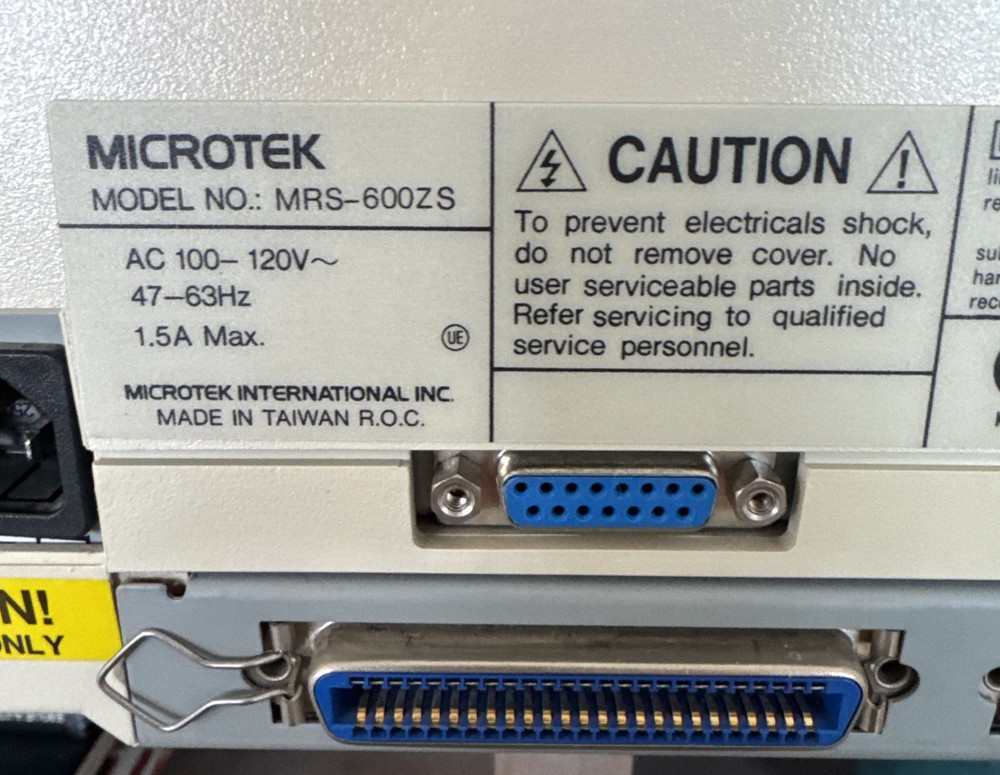 Microtek Scanner Flatbed MRS-600Z With SCSI Interface And Power Cord Powers On