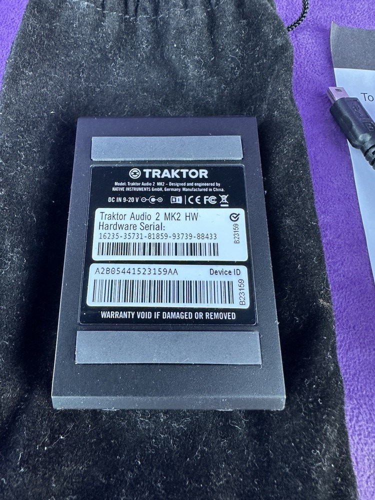 Native Instruments TRAKTOR Audio 2 MK2 - Portable Audio / DJ Interface