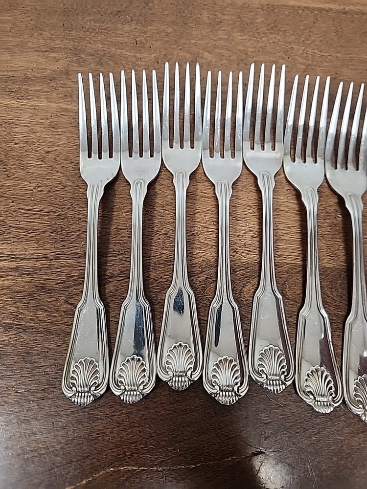 NEVER IN USE ESTIA KOREA SHELL TABLE FORK SET OF EIGHT