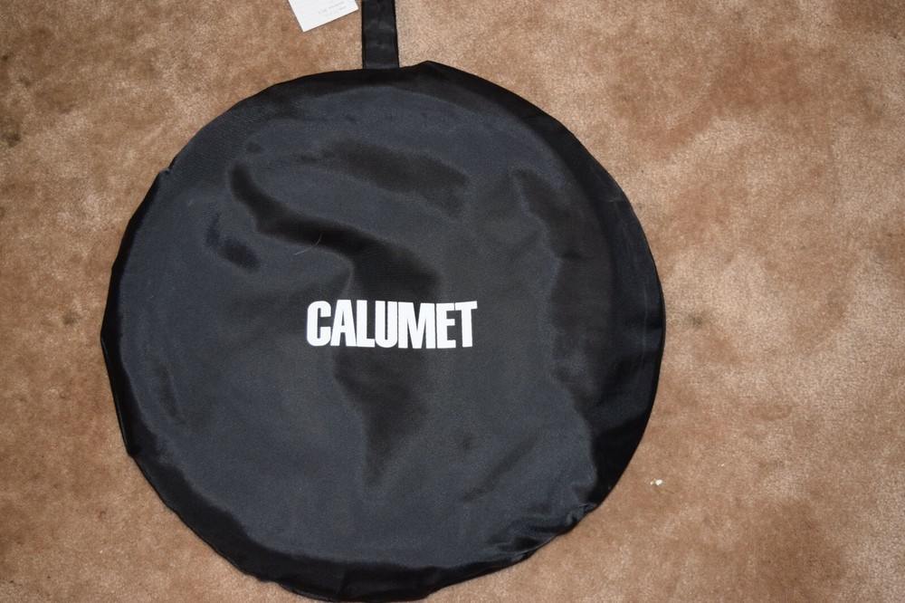 Calmut 52" White/Silver Reflector with Case - 2 Handles - Production Sample