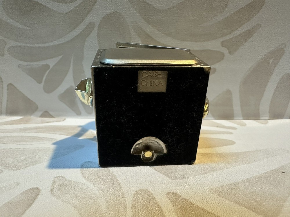 Elgin Kitten Gift Box Mini Clock - Does Not Work - Read Description