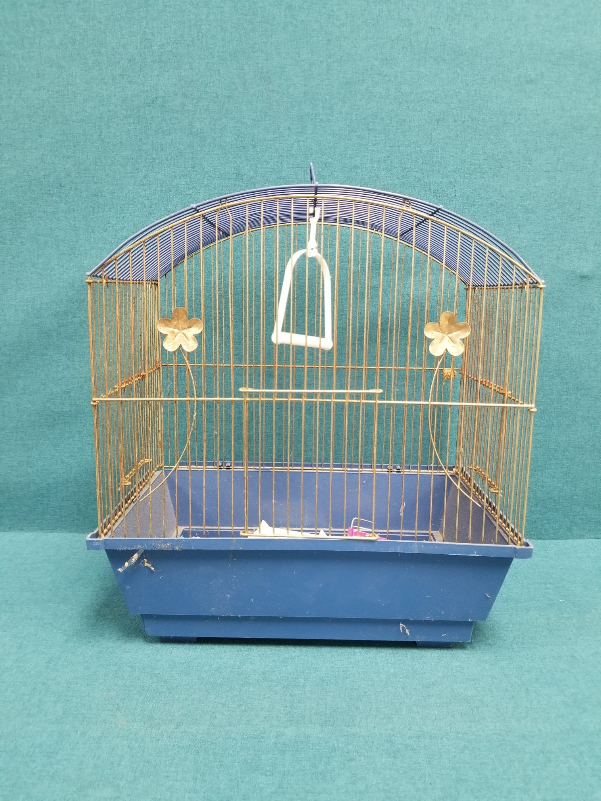 16'' x 10.5'' x 17.5'' Prevue Hendryx Steel Wire Bird Cage 3 Gate Acrylic Basin