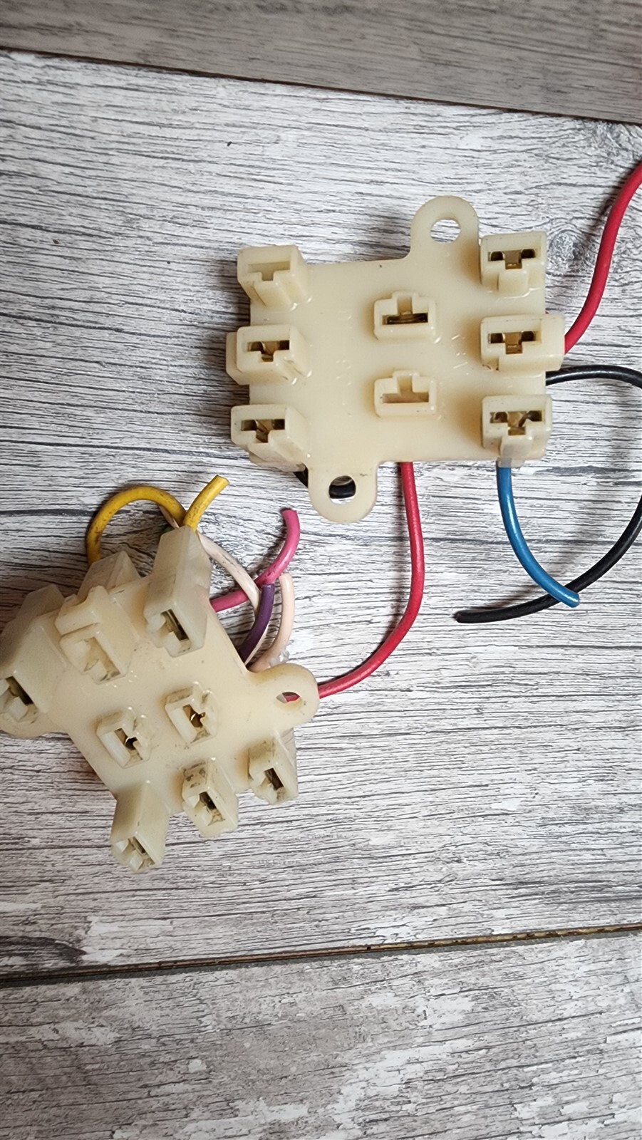 LaCrosse Cooler Vend Relay Sockets - Lot of 2