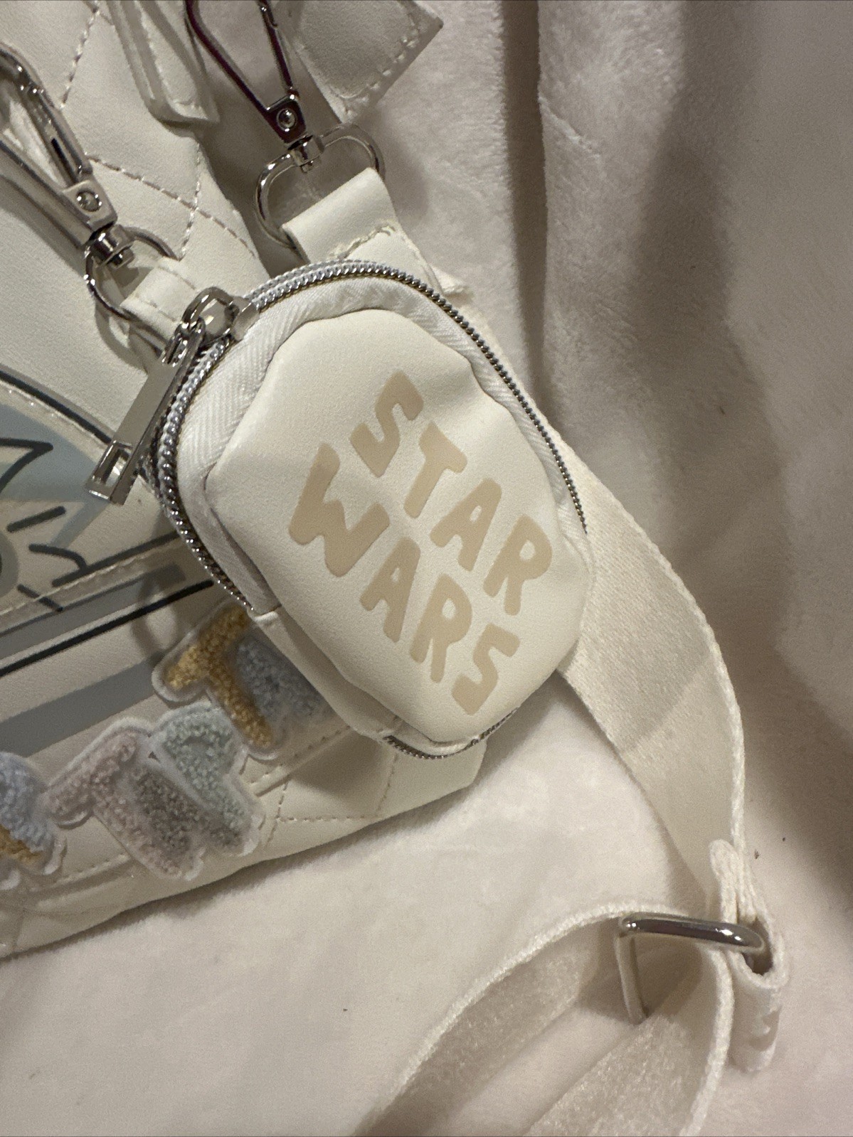 New Disney Parks 2023 Star Wars Grogu Crossbody Bag with Coin Purse White