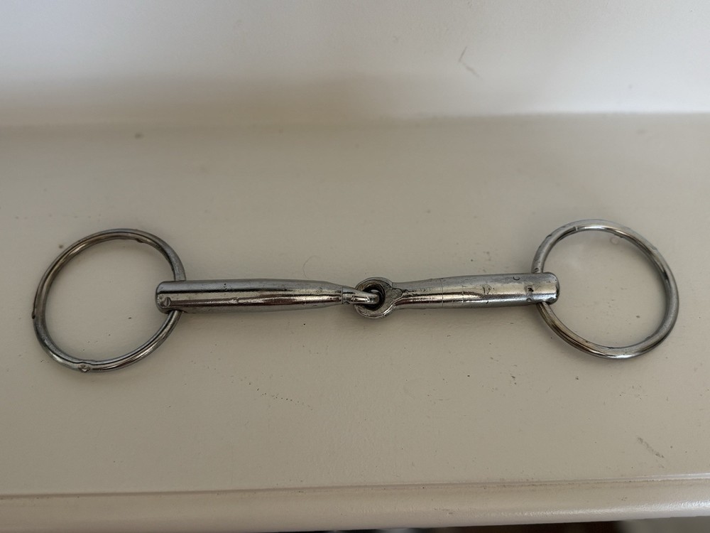 Showman O-Ring Broken Snaffle Bit Stainless Steel 5"