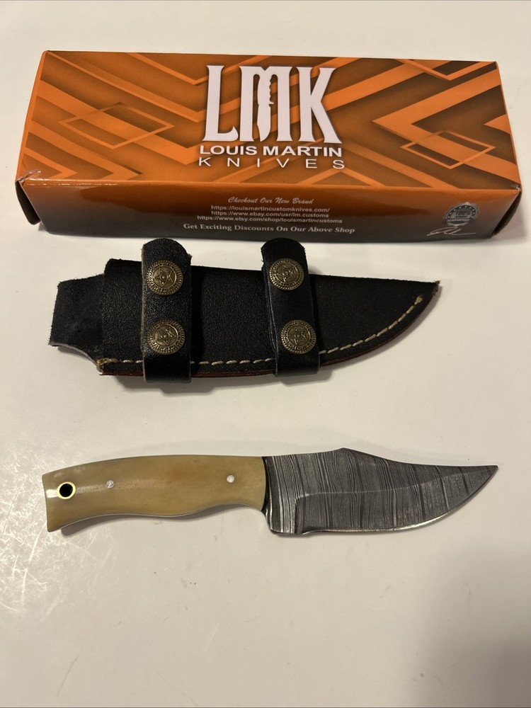 Fixed Blade Knife With Sheath And Box