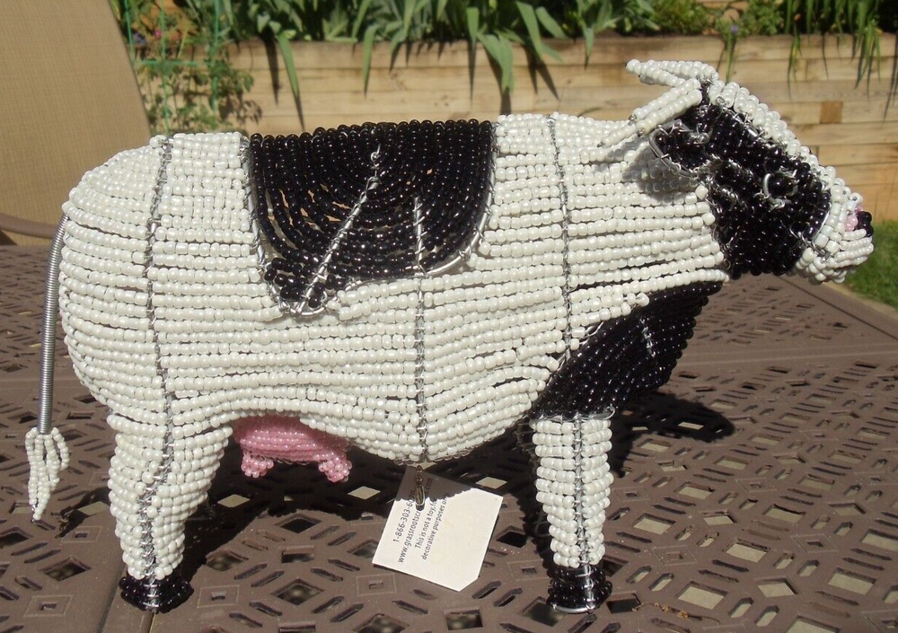 Beaded land: Holstein cow