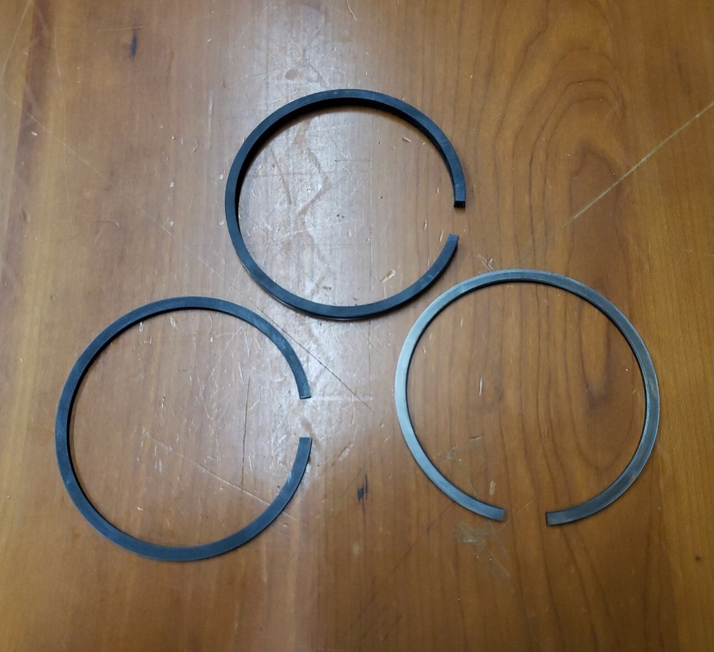 Briggs & Stratton Ring Set Std 299569 New Old Stock 5740