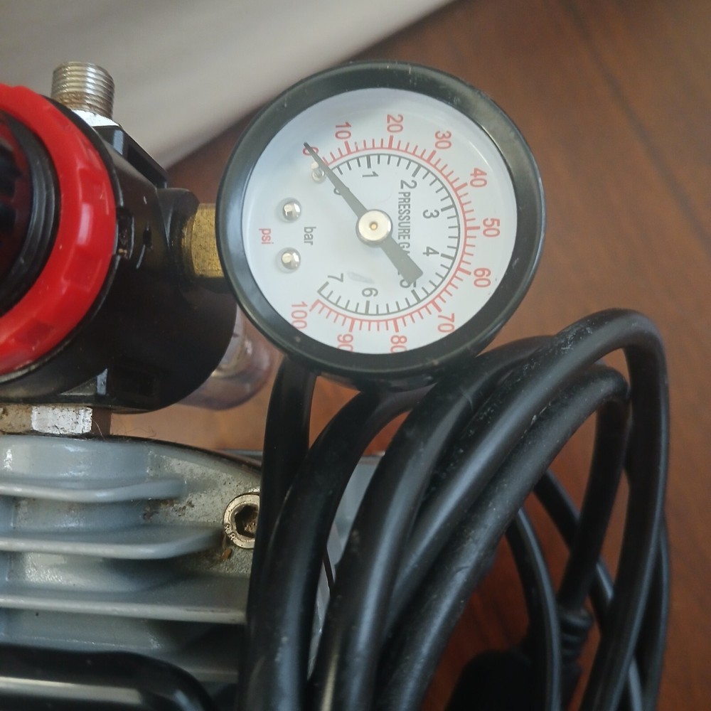 Avanti Airbrush Compressor/Used